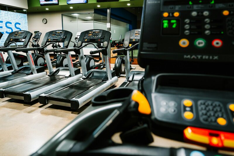 Equipo fitness y caminadoras para distribución e instalación